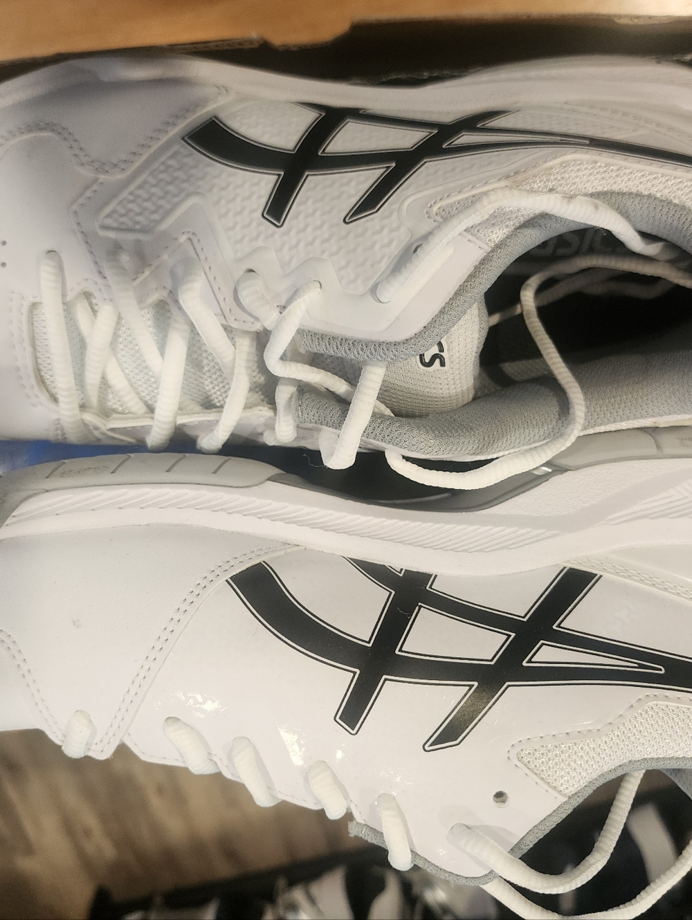 Asics Men's White Athletic Shoes with Black Logo - Picture 3 of 6